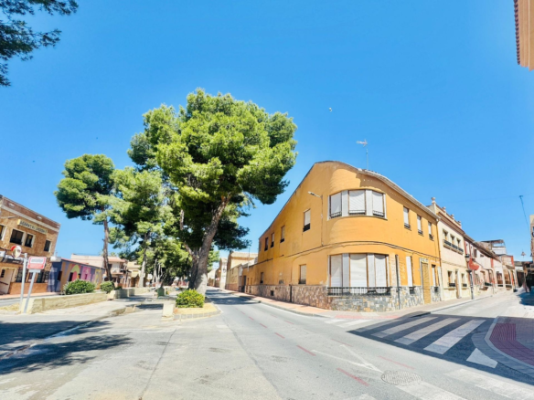 10-bedroom Townhouse In Pinoso, Spain (518 M²)