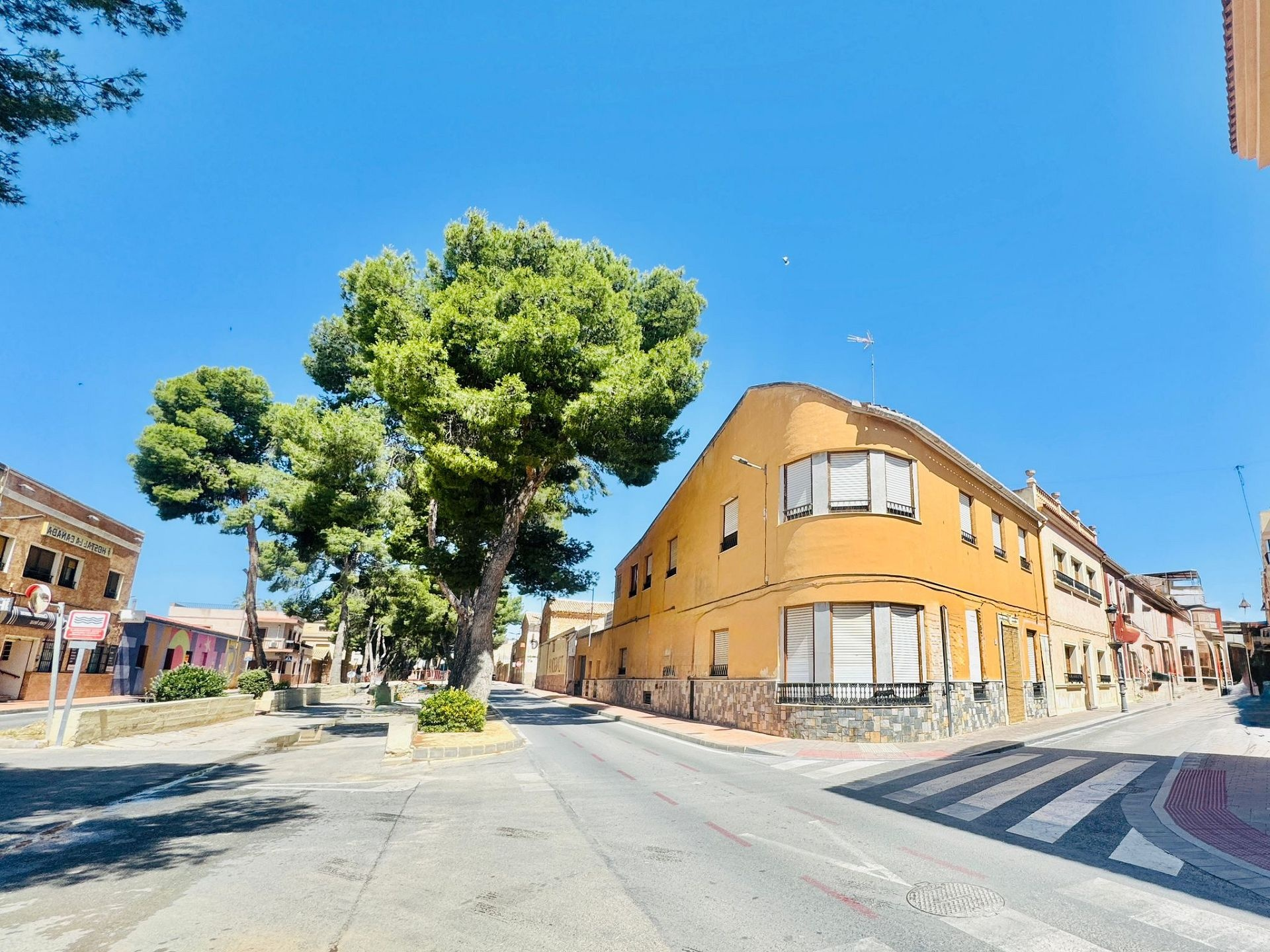 10-bedroom Townhouse In Pinoso, Spain (518 M²)