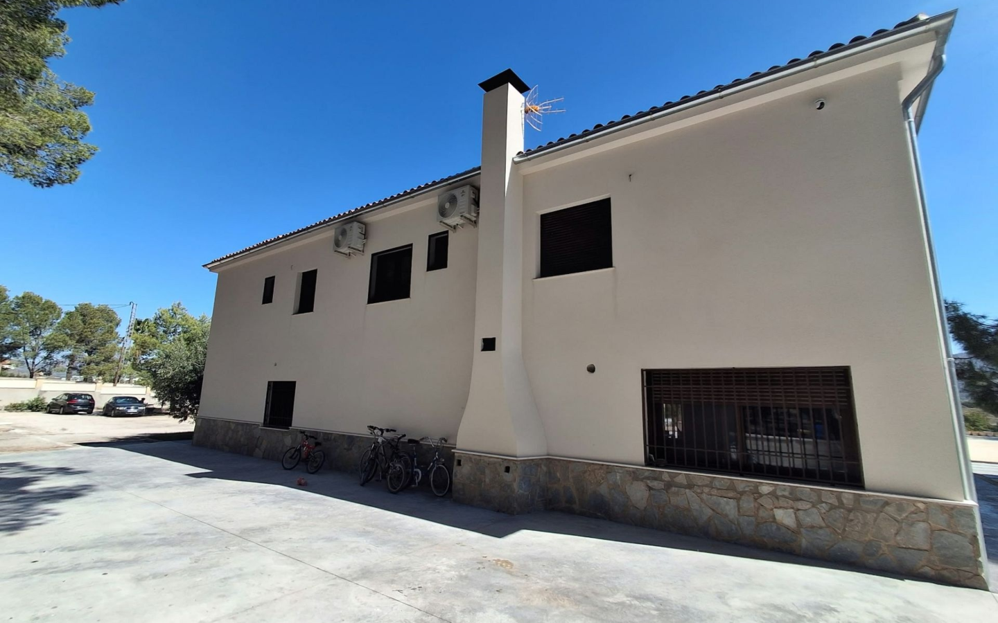 7-bedroom Detached Villa In Sax, Spain (842 M²)