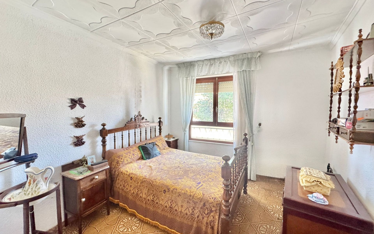 10-bedroom Townhouse In Pinoso, Spain (518 M²)