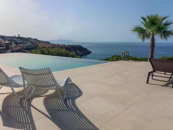 4-bedroom Villa In Nikiforos Fokas, Greece (200 M²)