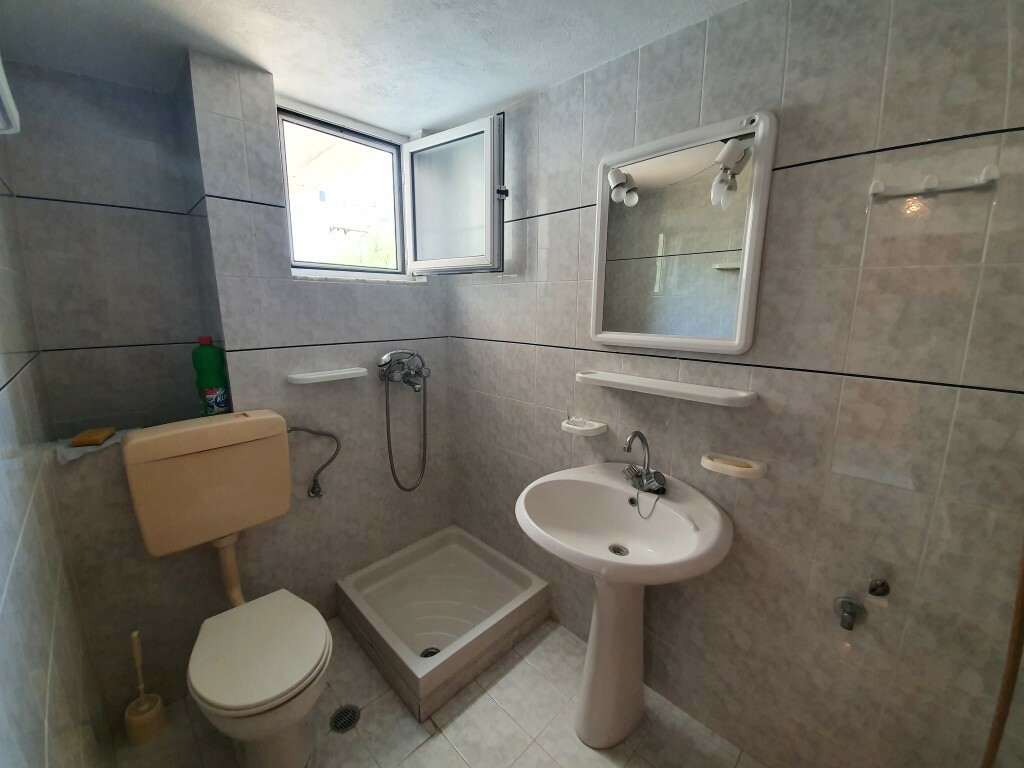Business In Elounda, Greece (180 M²)
