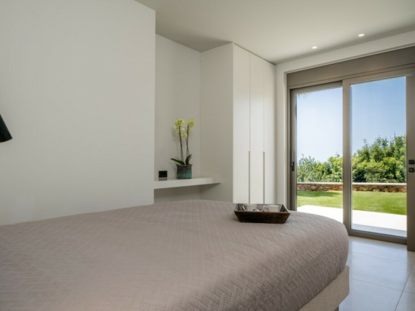 4-bedroom Villa In Nikiforos Fokas, Greece (200 M²)