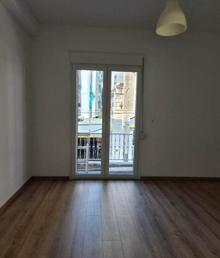 2-bedroom Flat In Kipseli, Greece (90 M²)