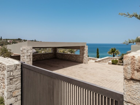4-bedroom Villa In Nikiforos Fokas, Greece (200 M²)