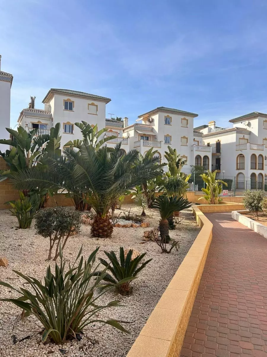 2-bedroom Bungalow In Torrevieja, Spain (55 M²)