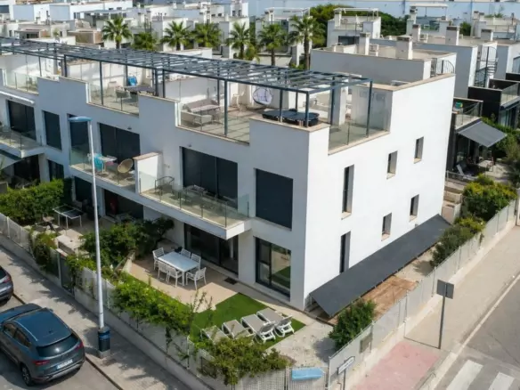 3-bedroom Apartment In Torrevieja, Spain (78 M²)