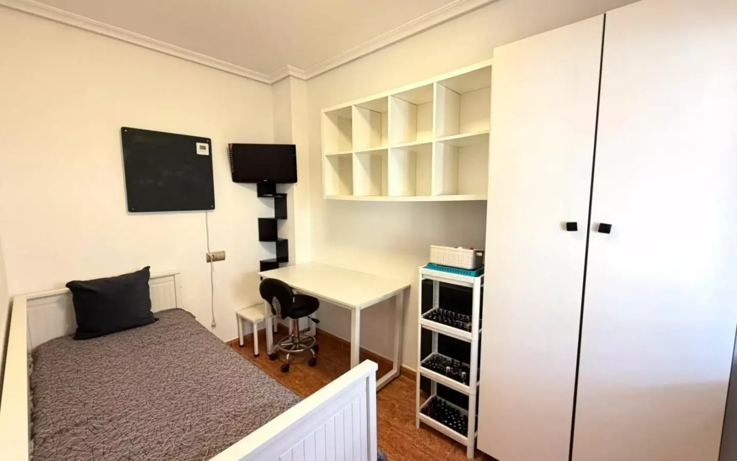 3-bedroom Bungalow In Torrevieja, Spain (80 M²)