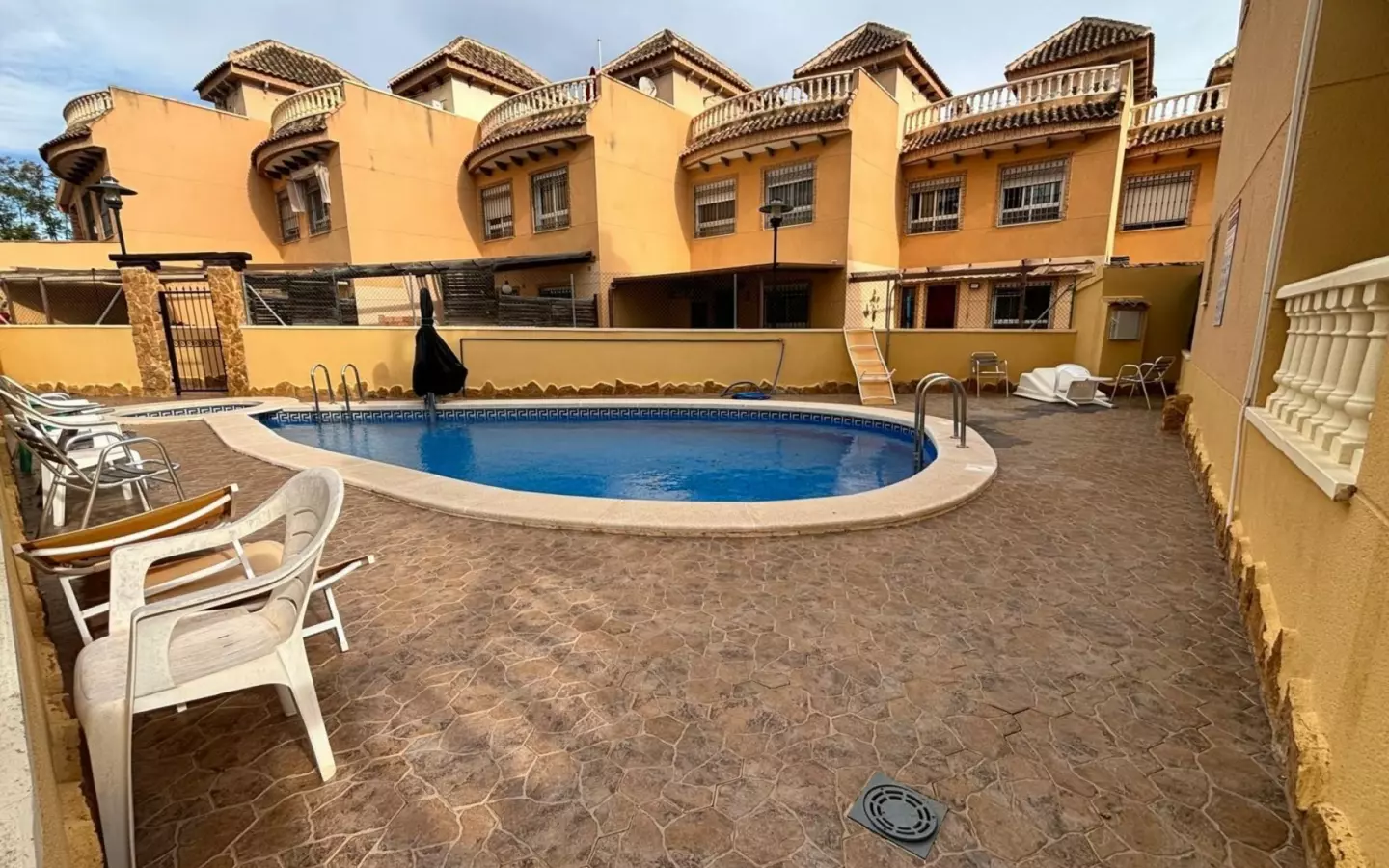 5-bedroom Terraced House In Guardamar Del Segura, Spain (110 M²)