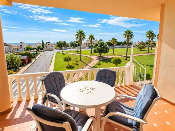 2-bedroom Apartment In Torrevieja, Spain (75 M²)