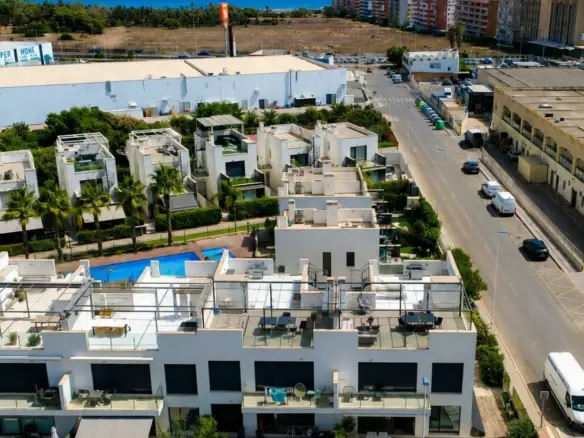 3-bedroom Apartment In Torrevieja, Spain (78 M²)