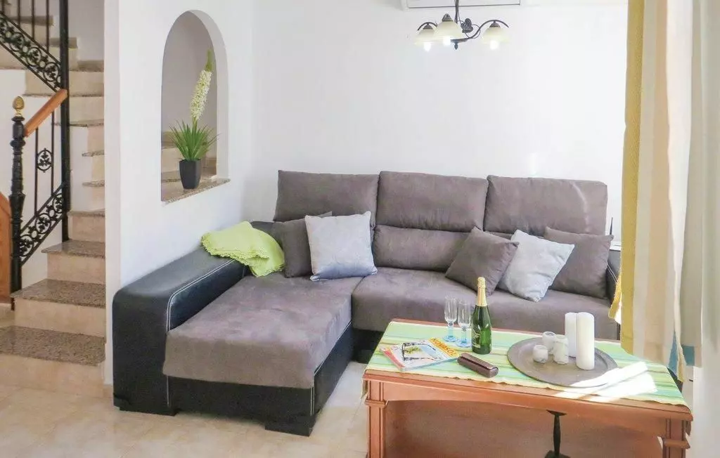 3-bedroom House In Torrevieja, Spain (86 M²)