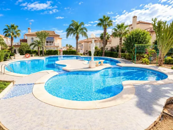 2-bedroom Apartment In Torrevieja, Spain (75 M²)