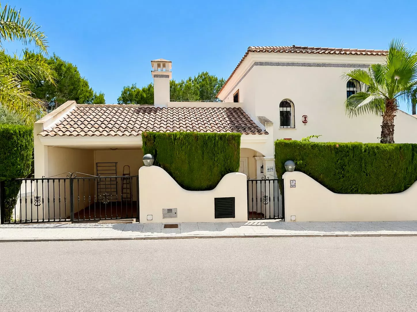 5-bedroom Villa In Orihuela Costa, Spain (550 M² Plot)