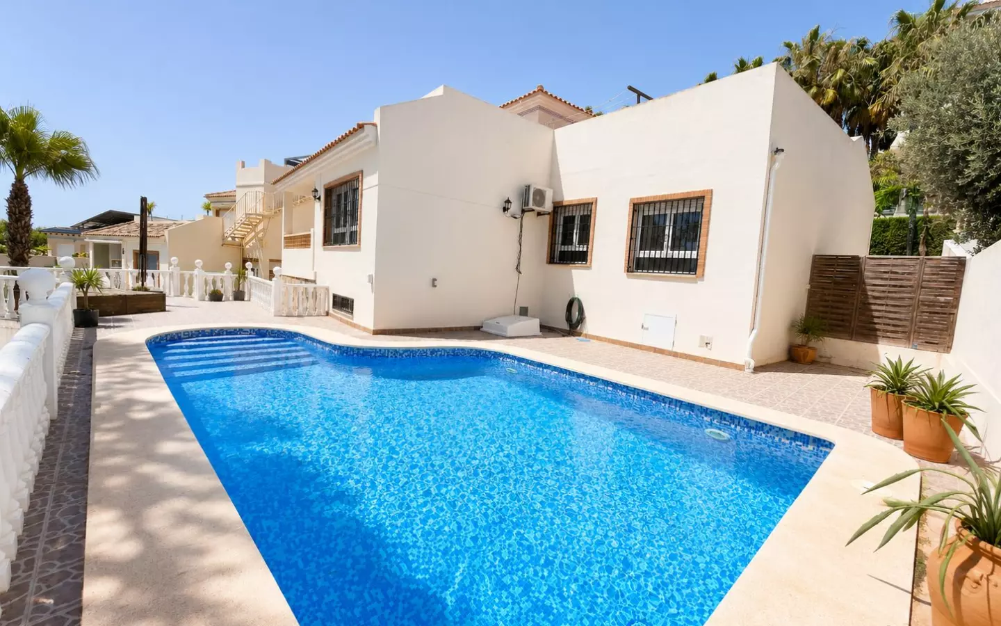 5-bedroom Villa In Orihuela Costa, Spain (550 M² Plot)