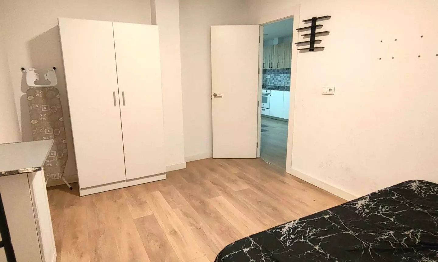 Commercial Unit In Elche, Spain (108 M²)