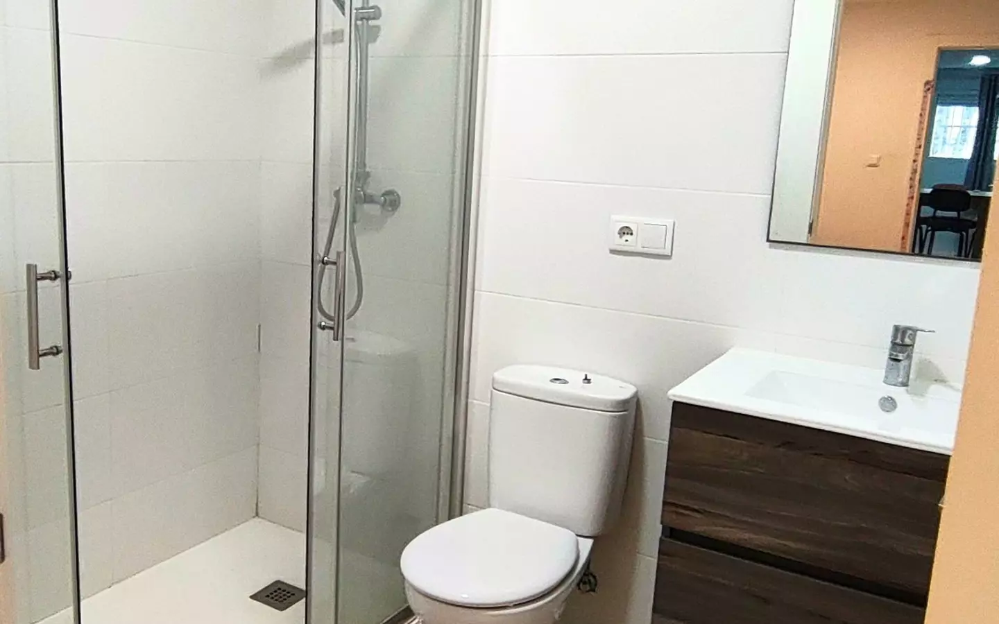 Commercial Unit In Elche, Spain (108 M²)