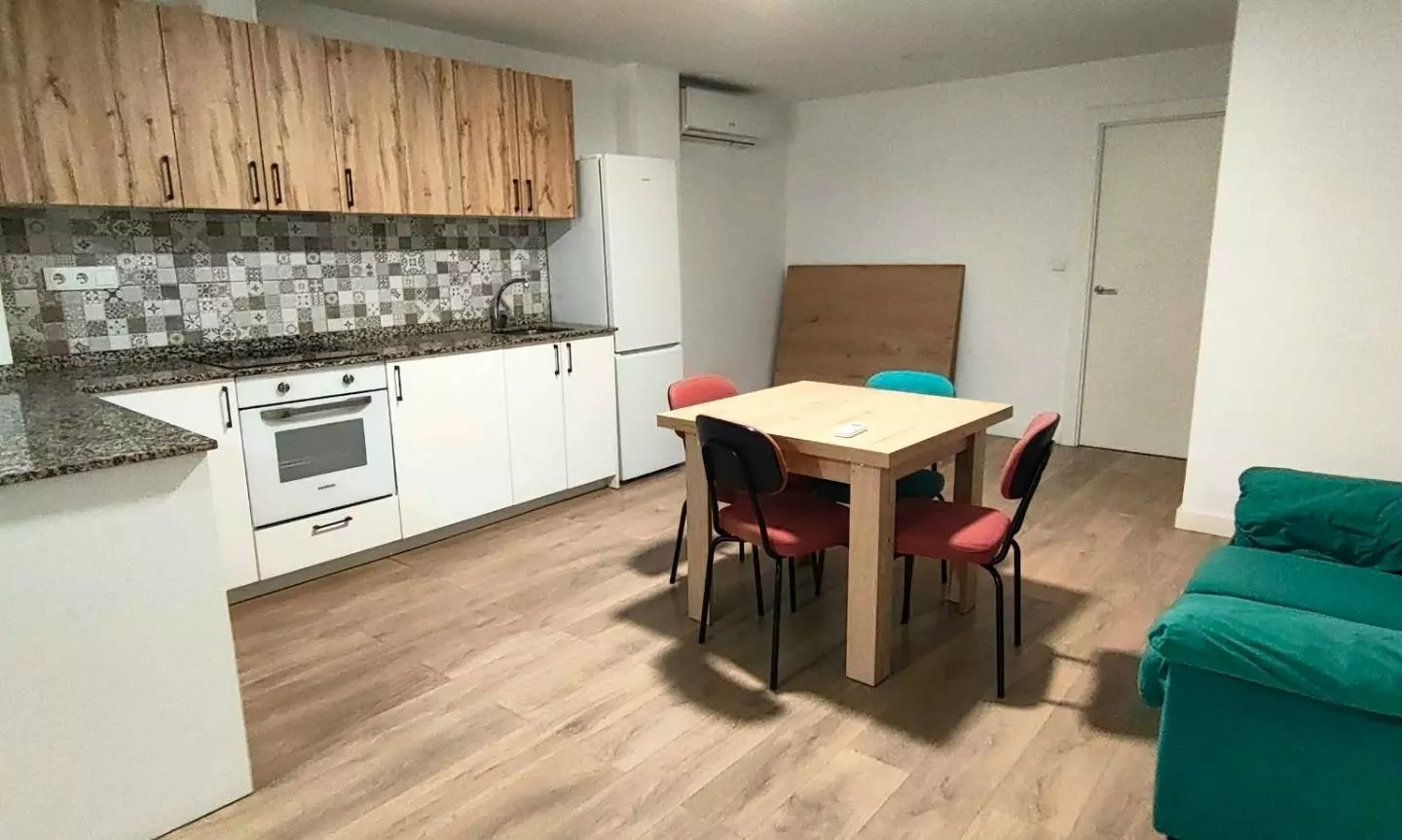 Commercial Unit In Elche, Spain (108 M²)