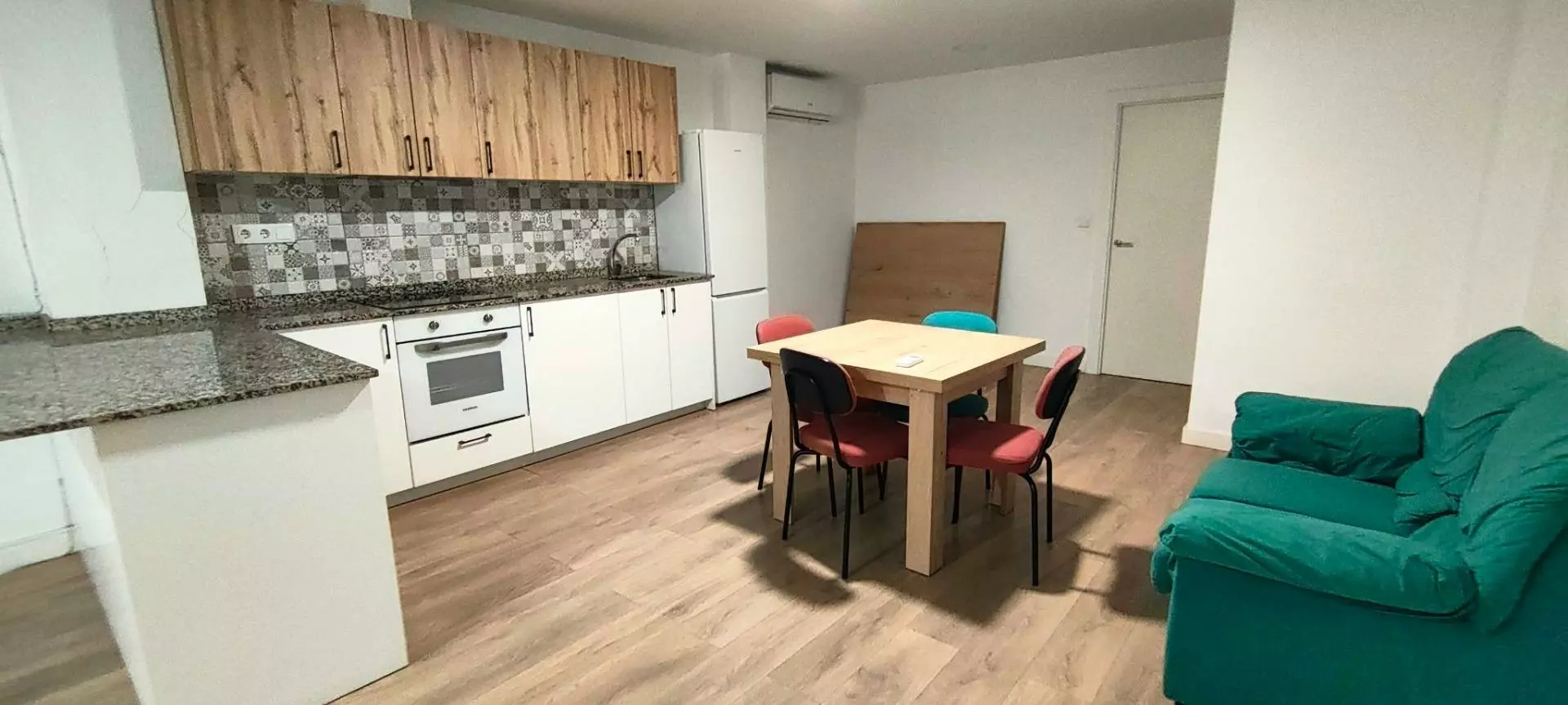 Commercial Unit In Elche, Spain (108 M²)