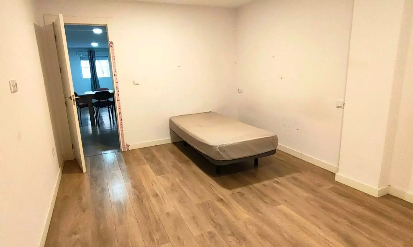 Commercial Unit In Elche, Spain (108 M²)