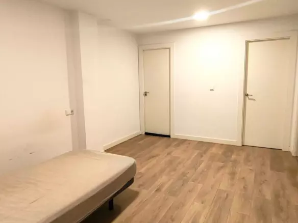 Commercial Unit In Elche, Spain (108 M²)
