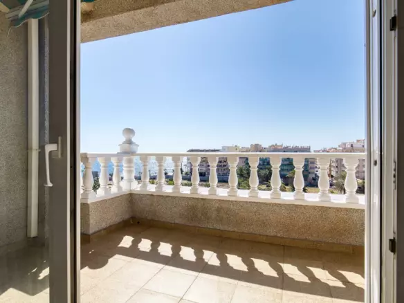 3-bedroom Penthouse In Torrevieja, Spain (74 M²)