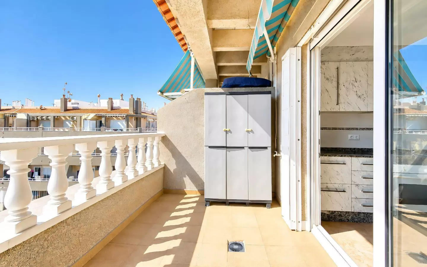 3-bedroom Penthouse In Torrevieja, Spain (74 M²)
