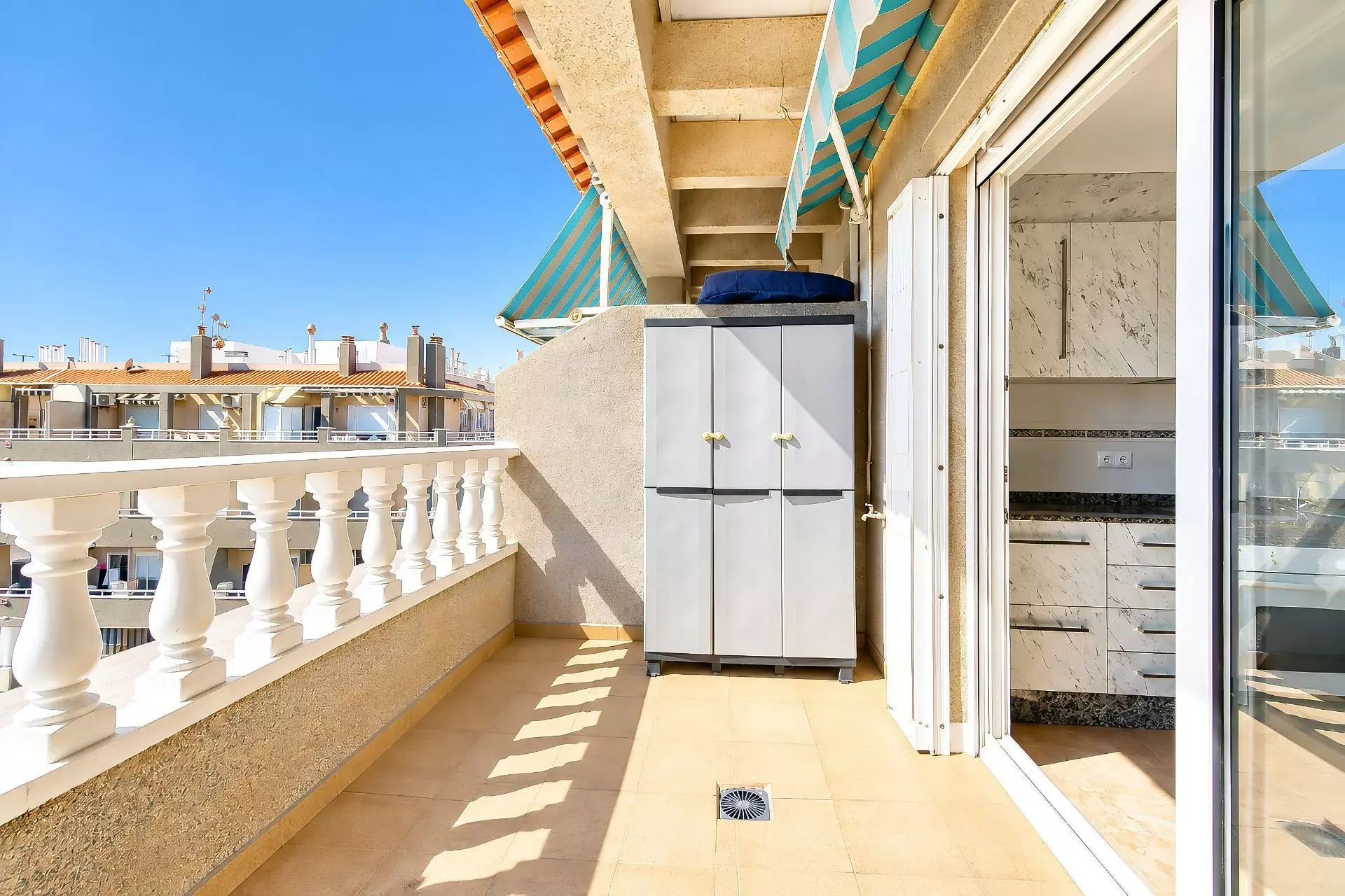 3-bedroom Penthouse In Torrevieja, Spain (74 M²)