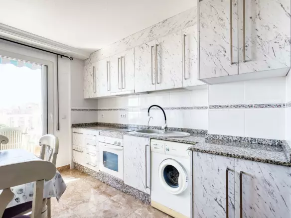 3-bedroom Penthouse In Torrevieja, Spain (74 M²)