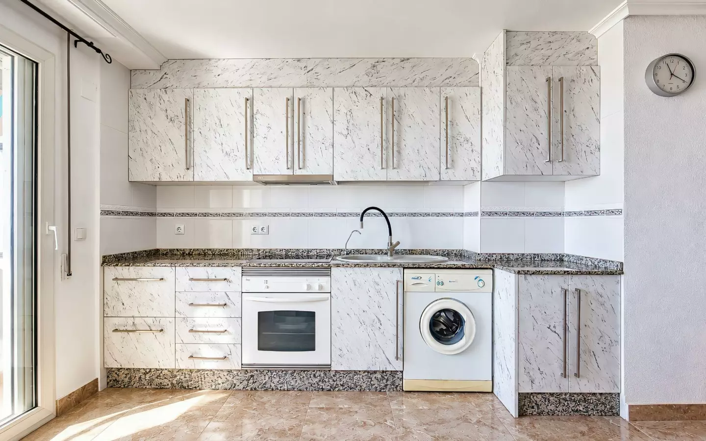 3-bedroom Penthouse In Torrevieja, Spain (74 M²)