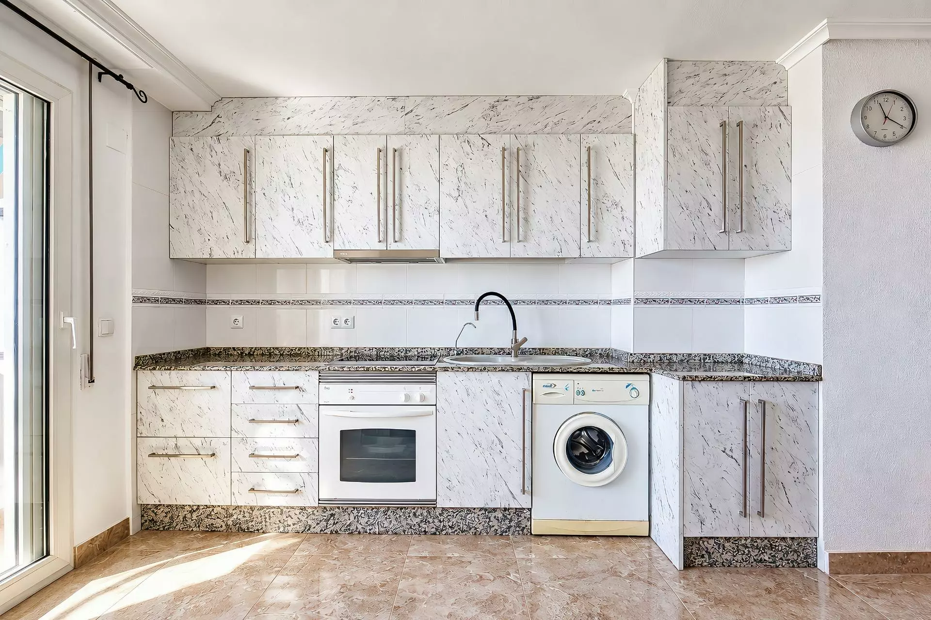 3-bedroom Penthouse In Torrevieja, Spain (74 M²)