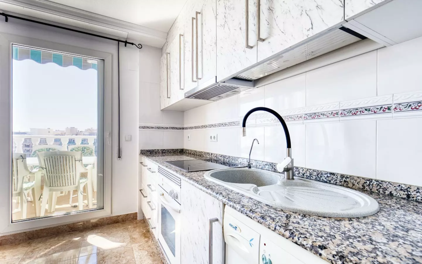 3-bedroom Penthouse In Torrevieja, Spain (74 M²)