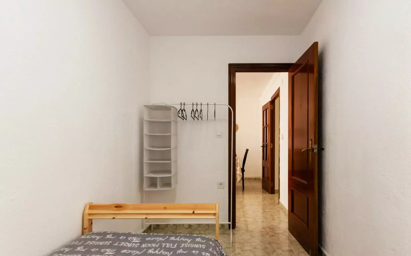 Direct Owner: Valencia Turnkey Apt. Fully Furnished & Equipped (full Equip), 3 Rooms, Renovated, Lift, No Agency Fees!