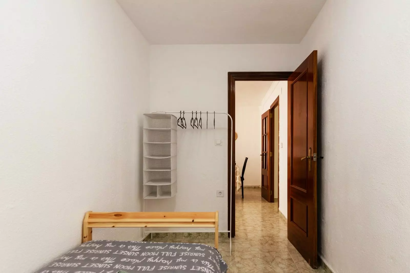 Direct Owner: Valencia Turnkey Apt. Fully Furnished & Equipped (full Equip), 3 Rooms, Renovated, Lift, No Agency Fees!
