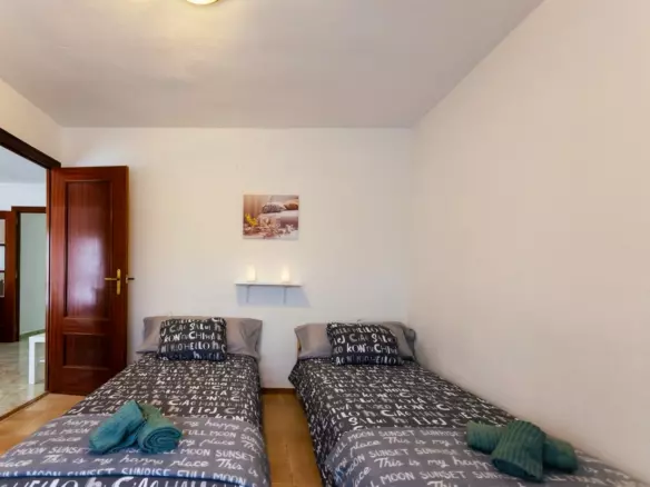 Direct Owner: Valencia Turnkey Apt. Fully Furnished & Equipped (full Equip), 3 Rooms, Renovated, Lift, No Agency Fees!