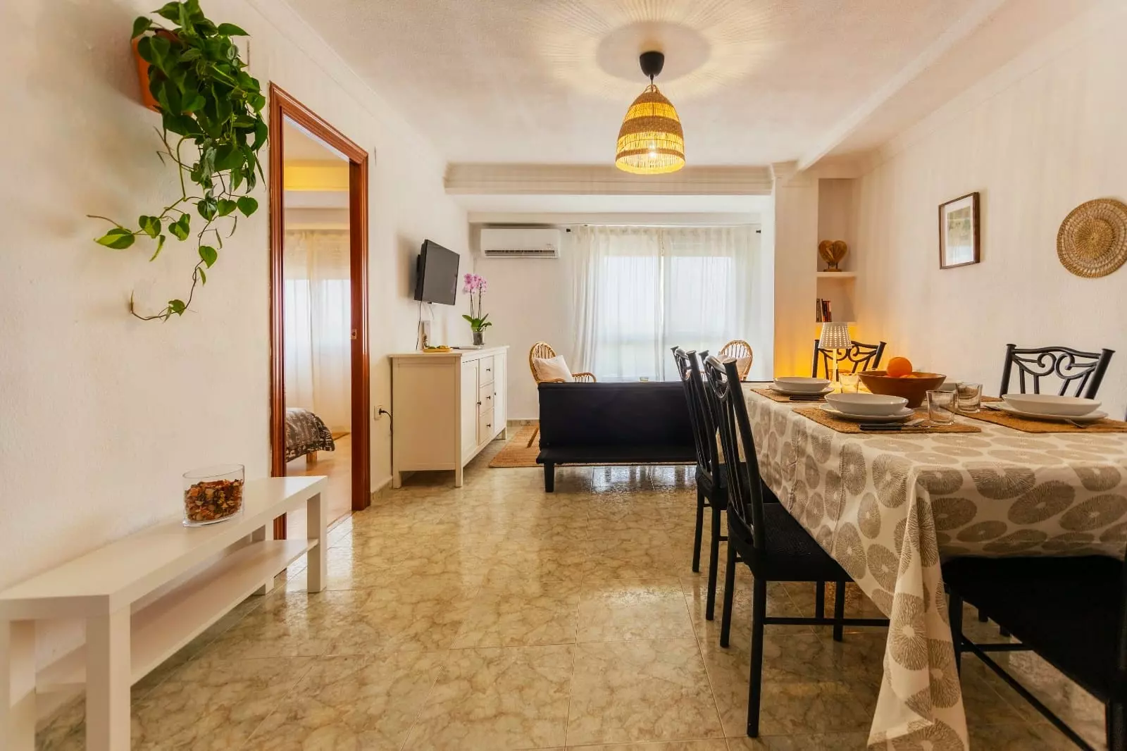 Direct Owner: Valencia Turnkey Apt. Fully Furnished & Equipped (full Equip), 3 Rooms, Renovated, Lift, No Agency Fees!