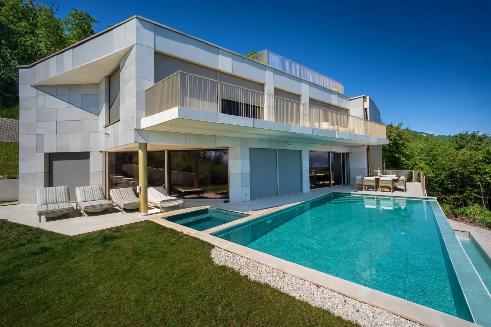6-bedroom Villa In Mošćenička Draga, Croatia (453 M²)