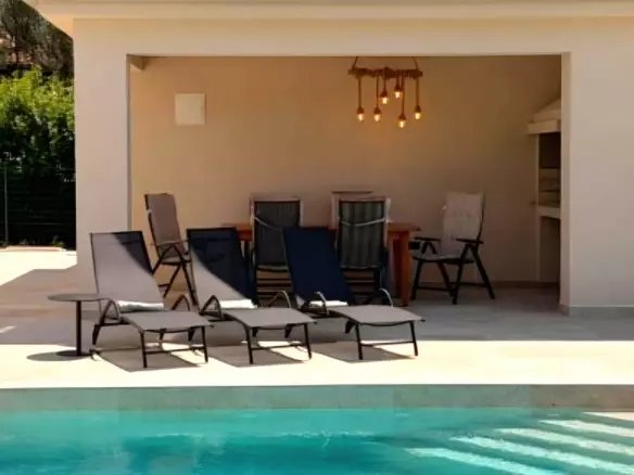 4-bedroom Villa In Tar, Croatia (180 M²)