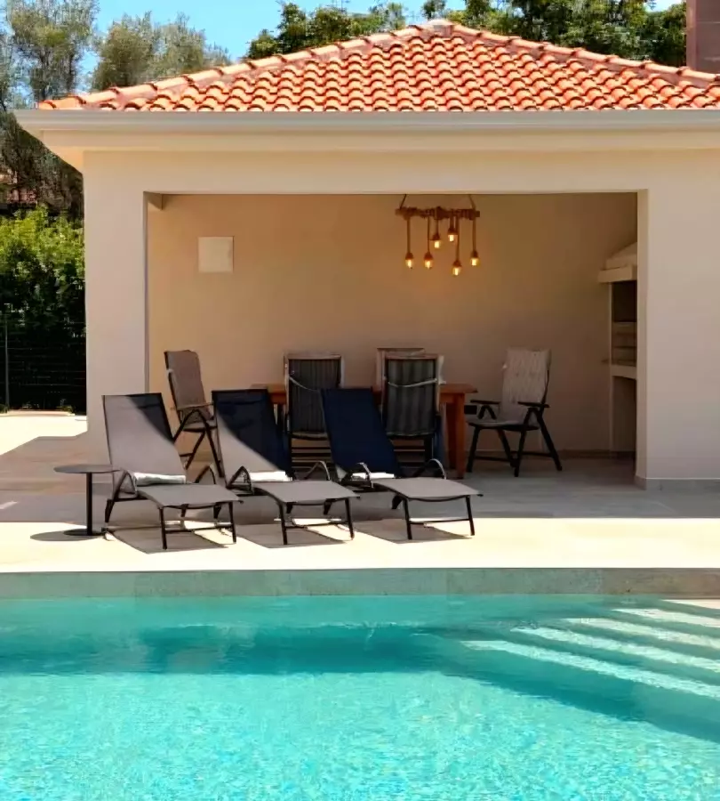 4-bedroom Villa In Tar, Croatia (180 M²)