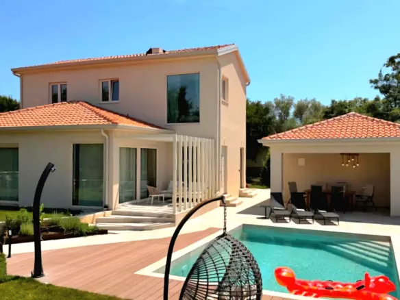 4-bedroom Villa In Tar, Croatia (180 M²)