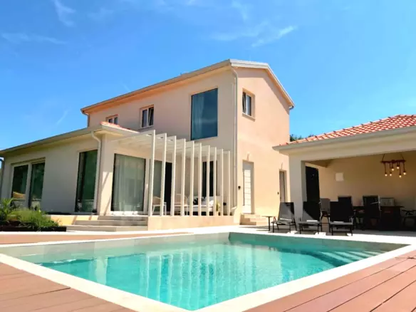 4-bedroom Villa In Tar, Croatia (180 M²)