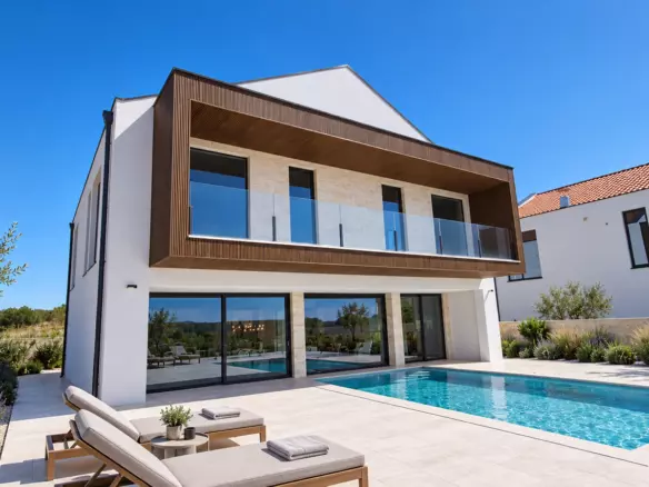 3-bedroom Villa In Kakma, Croatia (415 M²)