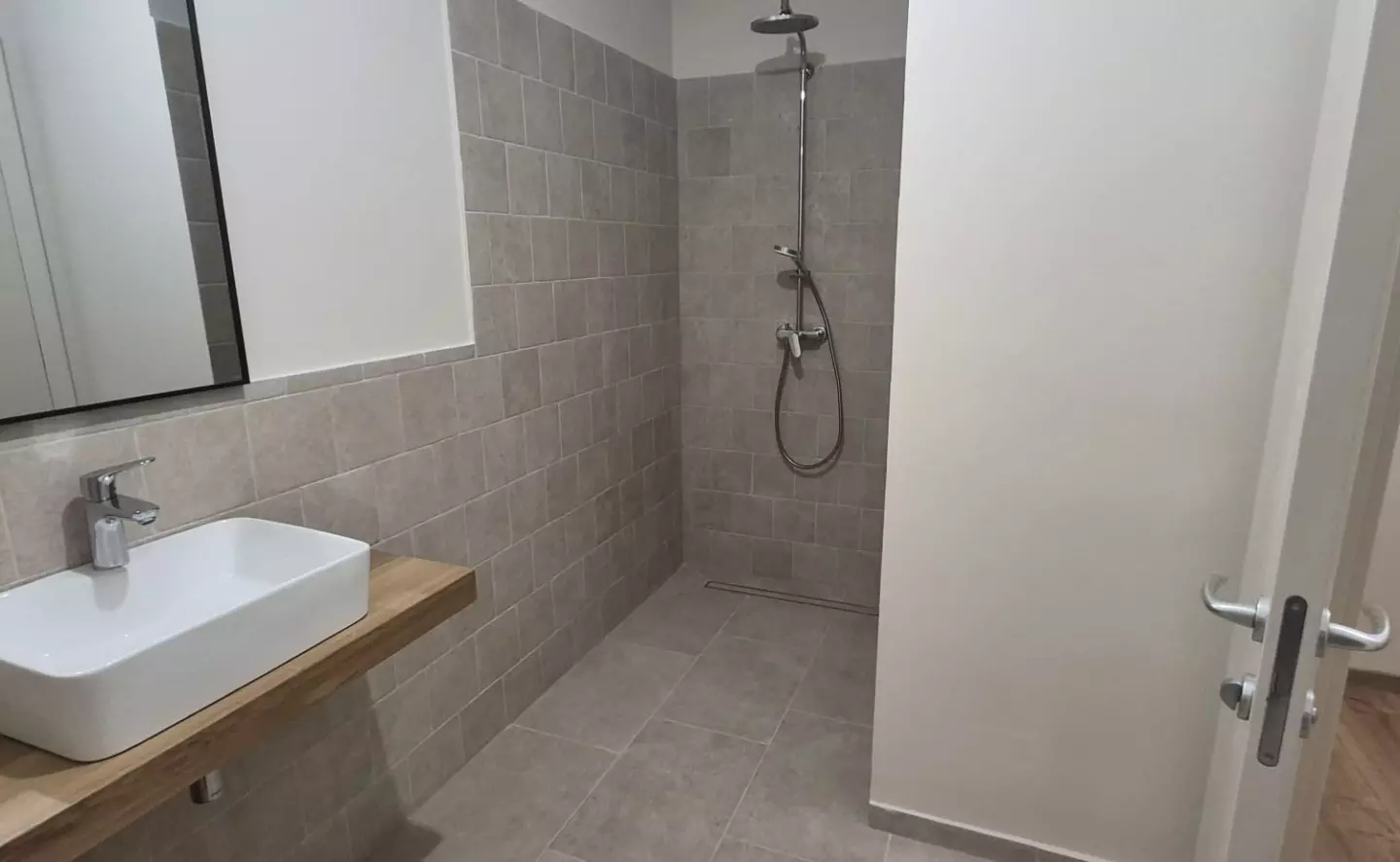 4-bedroom Villa In Zemunik Donji, Croatia (187 M²)