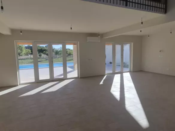 4-bedroom Villa In Zemunik Donji, Croatia (187 M²)