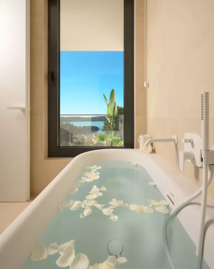 4-bedroom Villa In Čiovo, Croatia (351 M²)