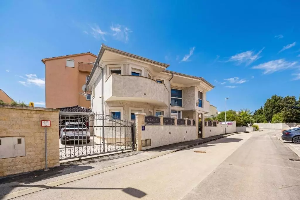 4-bedroom Detached House In Štinjan, Croatia (160 M²)