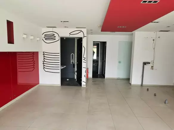 2-bedroom Business In Koridallos, Greece (100 M²)