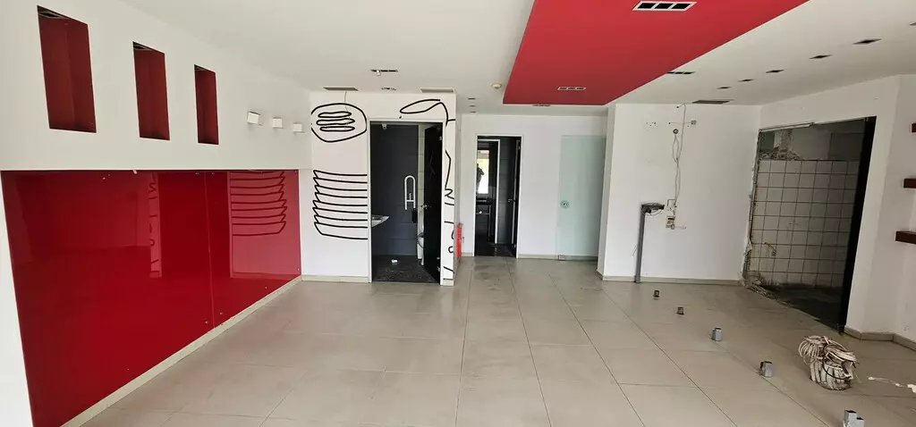 2-bedroom Business In Koridallos, Greece (100 M²)