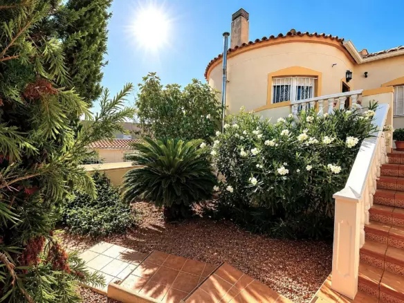 3-bedroom Detached Villa In Castalla, Spain (100 M²)