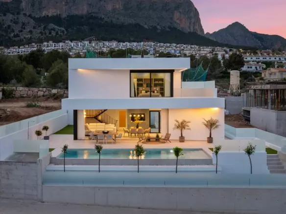 3-bedroom Villa In Polop, Spain (311 M²)